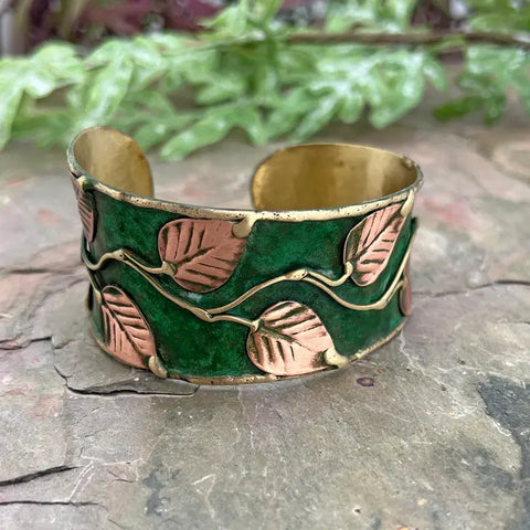 ✨ Brass Patina Cuff Bracelet – Green Leaves & Vines