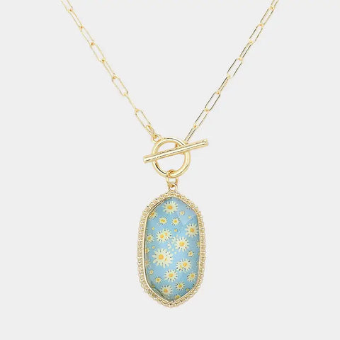 🌸 Sweet Briar Daisy Pendant Necklace – Light Blue