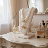 🌿 Racehorse Pendant Pearl Necklace